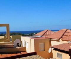 Duplex mit Garten, überdachter Terrasse, Autostellplatz und Meerblick