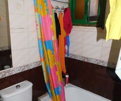 Kleiner renovierungsbedürftiger Reihenbungalow mit Gemeinschaftspool