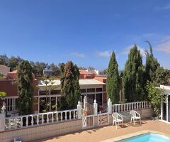 Mehrfamilienhaus mit zusätzlich separaten Bungalows und Gemeinschaftspool Costa Calma