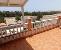 Mehrfamilienhaus mit zusätzlich separaten Bungalows und Gemeinschaftspool Costa Calma